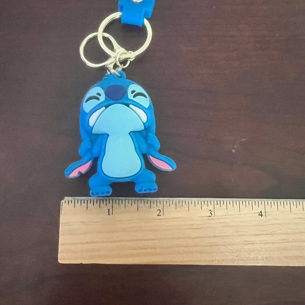 DISNEY Stitch “Groaning” Keychain Key Fob (BRAND-NEW &‎ SO CUTE!) - Picture 3 of 4